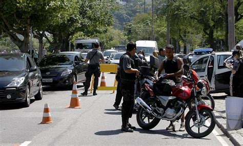 Polícia Faz Blitz Na Zona Sul Para Combater Gangue Do Rolex Jornal O