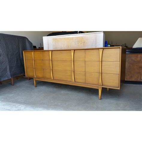 Find deals, aaa/senior/aarp/military discounts, and phone #'s for cheap red lion pennsylvania hotel & motel rooms. 1950s Vintage Red Lion Furniture Mahogany Dresser | Chairish