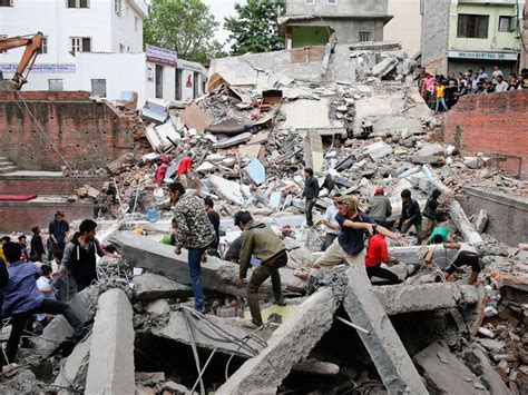 Nepal Earthquake In Kathmandu Kills At Least 2 300