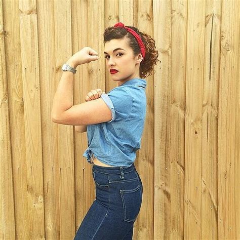 Even though rosie was a fictional character, she represented america's working women in factories and shipyards during world war ii. Rosie the Riveter | 70 Mind-Blowing DIY Halloween Costumes For Women | POPSUGAR Smart Living