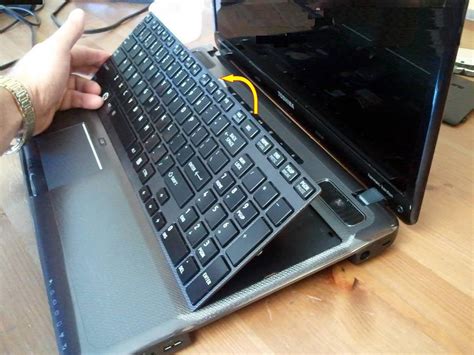 I researched and found some websites seeming what hinge type should the up arrow on this laptop be? Replace Toshiba Satellite A660 A665 Keyboard