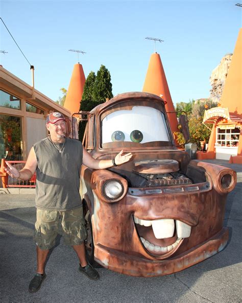 Larry The Cable Guy At Cars Land And The Cozy Cone Motel The Disney Blog
