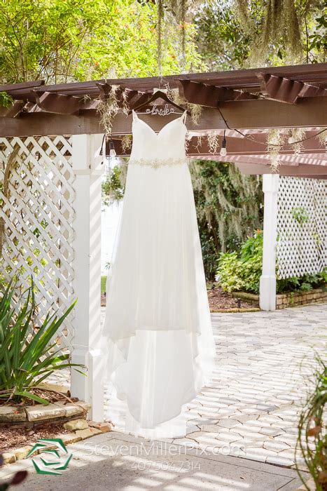 The paradise cove crystal chapel is perched on ko 'olina's stunning oceanfront property and is just seconds away from the water. Paradise Cove Orlando Wedding Photography