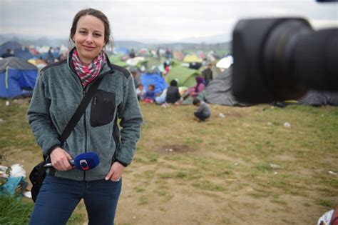 Budu vás dál sledovat! řekla ke svému odchodu moderátorka. Dana Zlatohlávková — Lidé — Česká televize