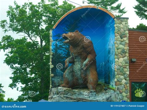 Large Statue Of Grizzly Bear Editorial Photography Image Of Bear
