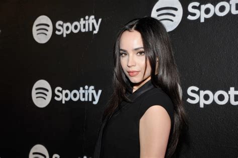 Ins and outs 2 sofia carson 3:20320 kbps мастер. Here's Your First Look at Sofia Carson's 'Back To Beautiful' Music Video | TigerBeat