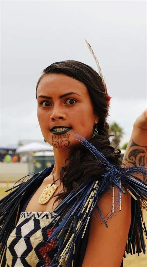Maori Tatoo Ta Moko Aotearoa People And Cultures Tatua