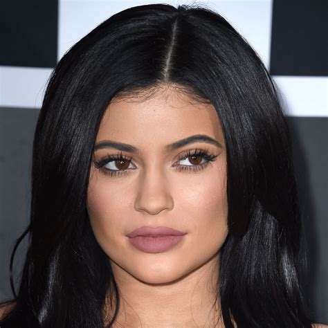 Kylie Jenner S Makeup Artist Shares His Eyebrow Pencil Tips Glamour
