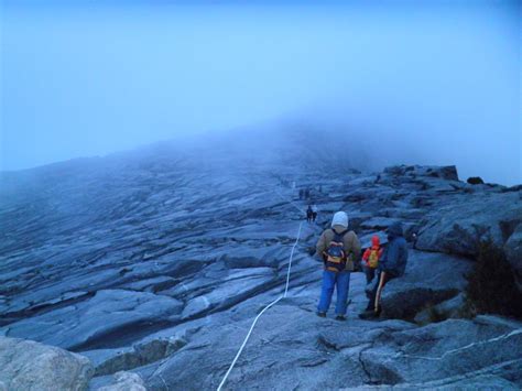 Southeast asia is an incredible place for the adventurous and accepting traveller. Sungai Siput Boy: Hiking Mount Kinabalu 2011 : South East ...