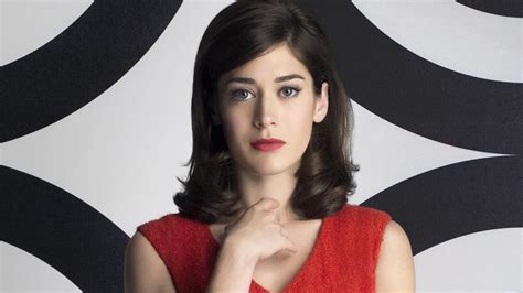 Lizzy Caplan Set To Star In Paramounts Fatal Attraction Tv Series Movietv Board