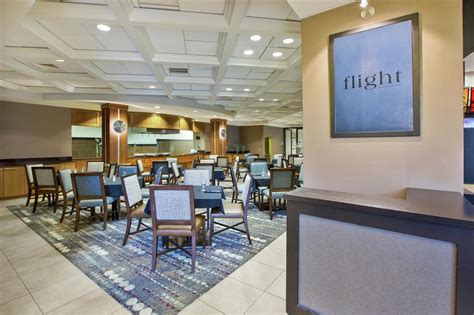 embassy suites columbus airport columbus oh cmh airport stay park travel