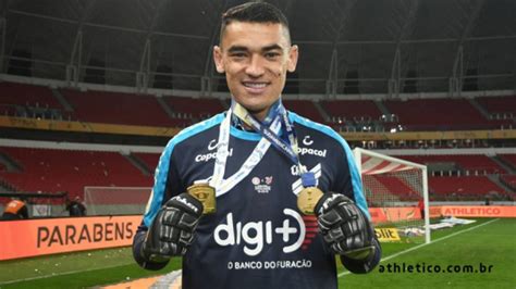 O goleiro santos, do athletico, foi convocado pelo técnico tite para a primeira rodada das a lista de convocados da seleção brasileira: Convocado para a seleção, goleiro Santos vai desfalcar o ...