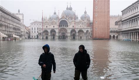 Out Of Season Flood Hits St Mark S Square In Venice