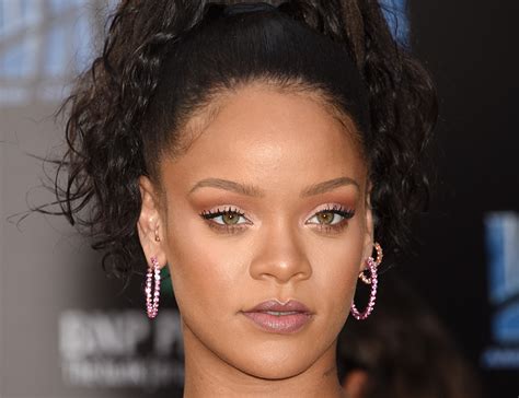 Rihanna Confirms Her New Beauty Line Will Include 40 Foundation Shades Newbeauty