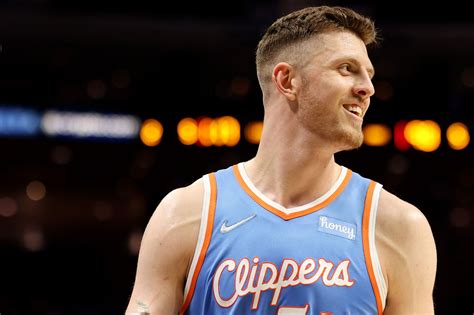 Knicks sign center Isaiah Hartenstein to a 2-year deal - Posting and