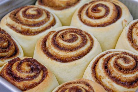 Quick Yeast Cinnamon Rolls Ready In 1 Hour Chelsweets
