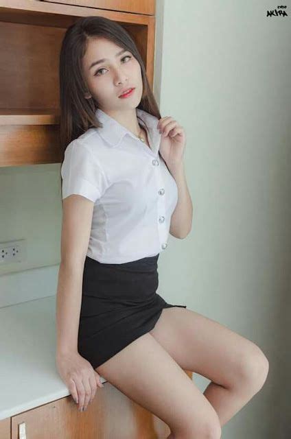 Tight Skirts Page Asian Ladies In Tight Skirts 36 Thailand College Girls Asian Model Girl