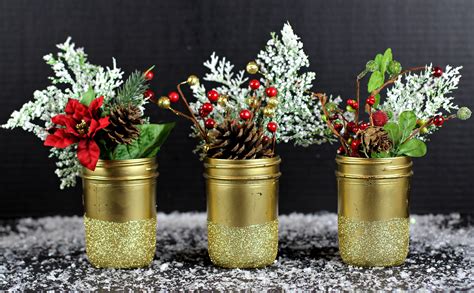 37 Exquisite Mason Jar Christmas Centerpieces Table Decorating Ideas