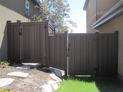 Trex Woodland Brown gates. Angled sloping section on rocks. Beautiful