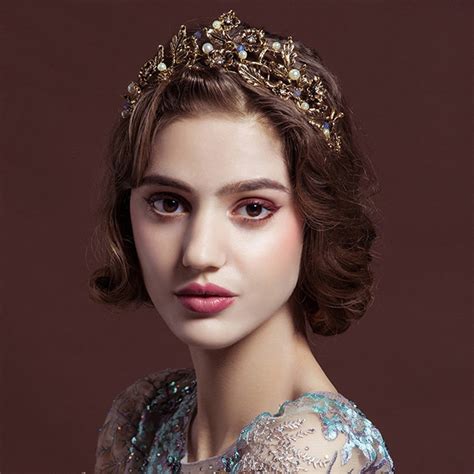 2017 New Vintage Gold Tiara Headband Baroque Crown Crystal