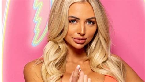 Aside from the stunning features that have been implemented, the love island usa villa is right next to the beach, which means that bombshells can literally walk. Mackenzie Dipman shining star in Love Island USA seizoen 2 ...