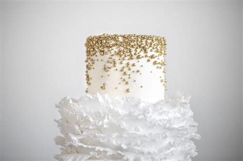 How to Freeze Your Wedding Cake for Your First Anniversary ...