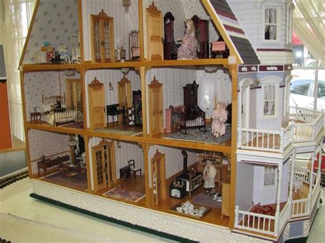Queen Anne Dollhouse Kit Real Good Toys 614