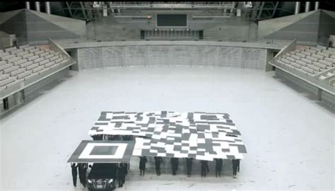 The site owner hides the web page description. 史上最多人組成的 QR Code, 慶祝Audi 創立100周年; 如果讓 Audi 從上面開過去, 可能會更刺激一點!!