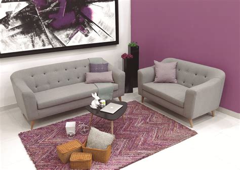 Sofá con estructura de madera maciza con indeformable relleno de espuma de poliuretano. Sofá Moderno De 3 Puestos Con Patas En Madera - Orión ...