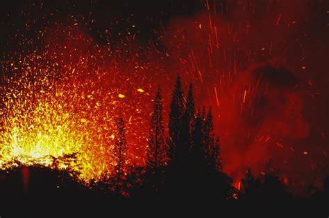 Hawaii Kilauea Volcano Eruption Photos 2018 Popsugar News Photo 9