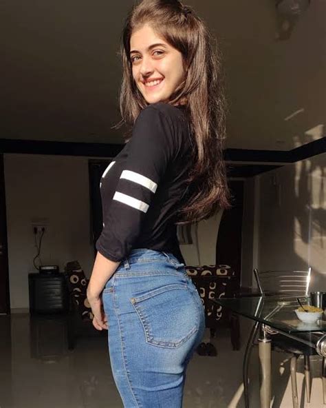 urvi singh hot and sexy big butt urvi singh hot and gorgeous looks