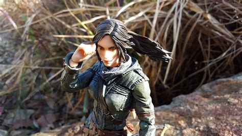 Red Dot Toy Review Play Arts Kai Rise Of The Tomb Raider Lara Croft