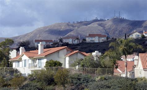 Officials And Gas Company Agree On Plan To Burn Off Some Methane Afflicting Porter Ranch Los