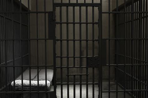 U S Jails Are Killing People Going Through Opioid Withdrawals Huffpost