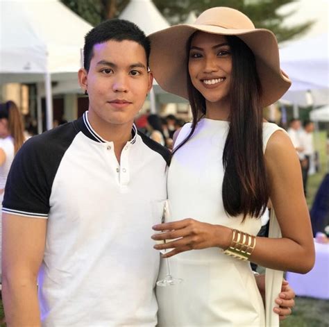Quer aprender como fazer molduras leves para prender com fita dupla face na parede? ส่อง 10 ภาพน้องชาย "เกรซ เดอะเฟส3" หล่อระดับนายแบบ