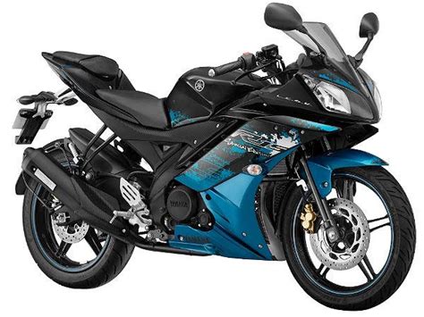 While the global model gets goodies like upside down forks, the domestic version features conventional telescopic yamaha has launched the 2021 r15 v3 in indonesia updating it with new paint schemes. Yamaha YZF-R15 V3.0 Flaunts Its Curves; Spy Image Reveals ...
