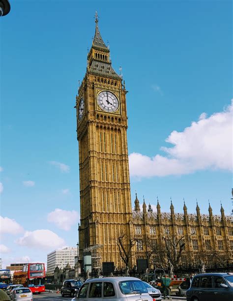 ✤ london, united kingdom courtesy of @jacob ← tag your best nature photos with big ben is found in the elizabeth tower at the north end of the houses of parliament in. Big Ben in London, United Kingdom (com imagens)