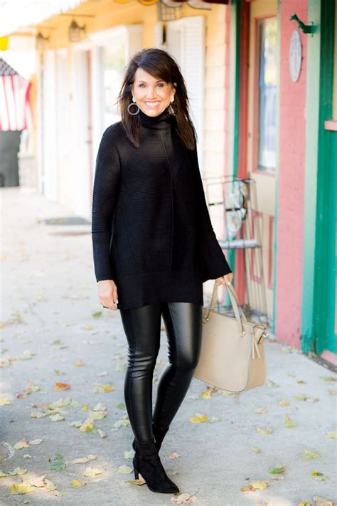 Outfits To Wear With Faux Leather Leggings With