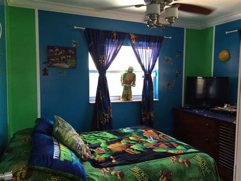 Tmnt Room - Jordel Blue and Green room | Tmnt room, Ninja turtle room decor, Turtle room decor