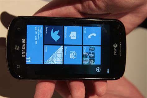 Hands-on Samsung Focus Windows Phone 7 smartphone - Super ...