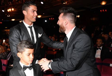 النسبة الذهبية ببساطة عبارة عن: رونالدو وميسي..الحرب لم تنته بعد | Ronaldo, Cristiano ...