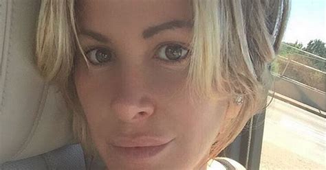 Kim Zolciak Flaunts Her Flawless Makeup Free Face Cleavage In Latest