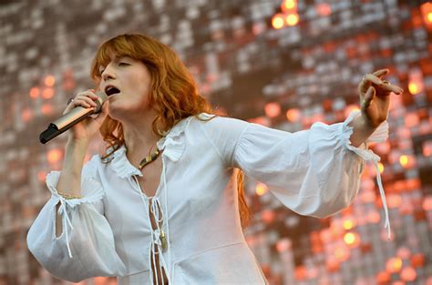 Florence The Machine To Replace Foo Fighters At Glastonbury Festival
