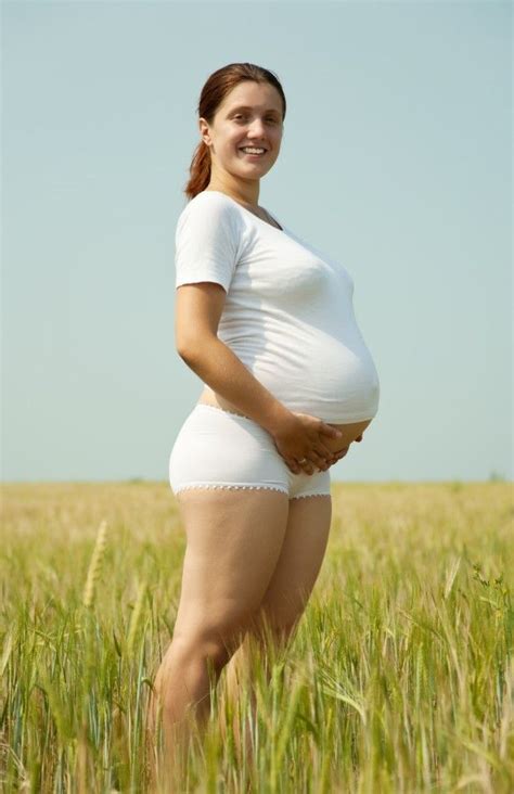 Download 8 Months Pregnant Woman For Free Pregnant Women Women Pregnant