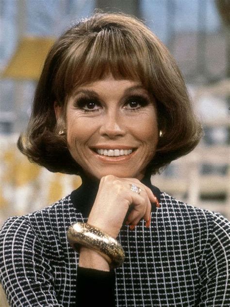 Mary Tyler Moore Who Revolutionized The Role Of Women On Tv Dies At