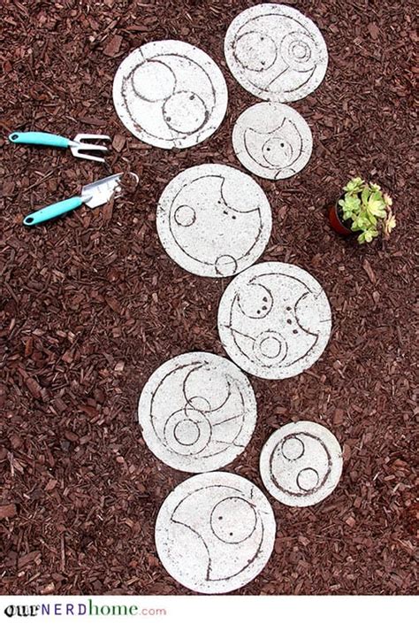 Pretty Diy Stepping Stones For Your Garden