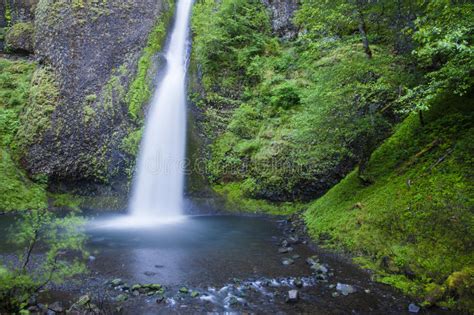 Elowah Falls Columbia Gorge Oregon Stock Image Image Of Landscapes