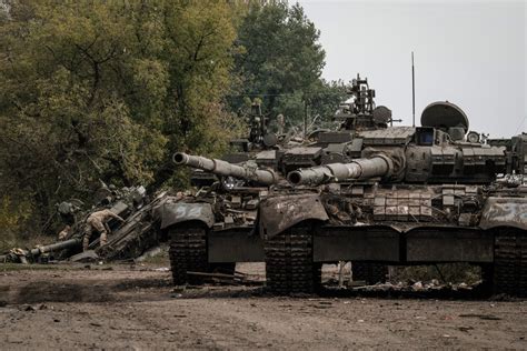 Video Shows Russian T 90 Proryv Tank Obliterated In Ukrainian Strike