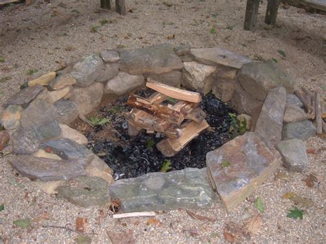 How To Build A Fieldstone Fire Pit In 5 Easy Steps Dengarden