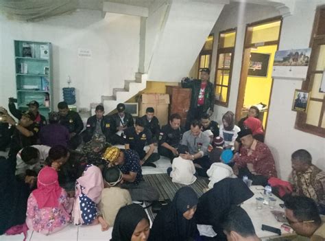 Piatu noun orphaned anak piatu child who lost his/her mother yatim piatu orphan. Resmi tempati Kantor Baru, Media Jurnal Polisi Berbagi ...